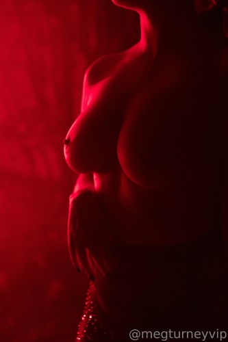 153ac39e0c463a3075c938121d9d7a6e.jpg
